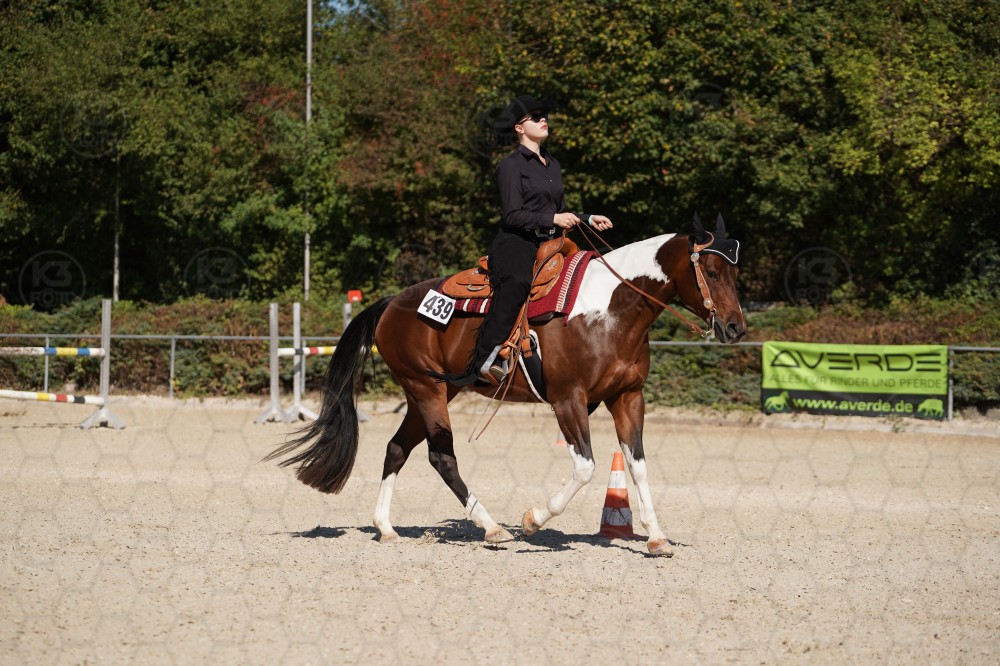 s_A_908115.JPG